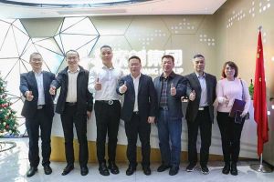 广州市与番禺区人力资源和社会保障局领导莅临乐鱼_乐鱼（中国）官方网站|乐鱼平台集团调研指导