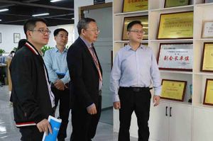 热烈欢迎市政府秘书长林兢一行莅临乐鱼_乐鱼（中国）官方网站|乐鱼平台集团广西公司考察指导